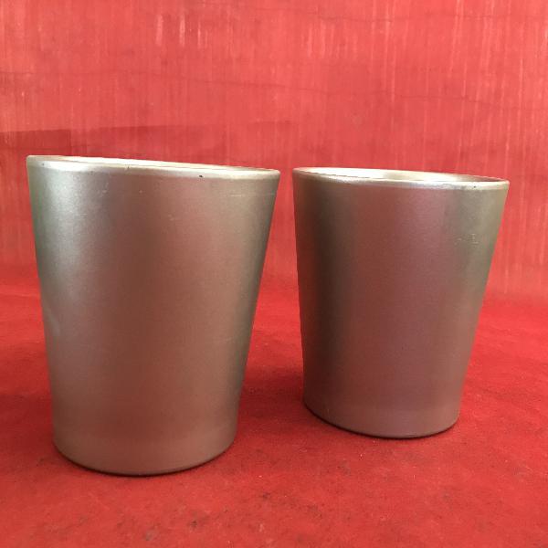 Vaso in ceramica di color argento